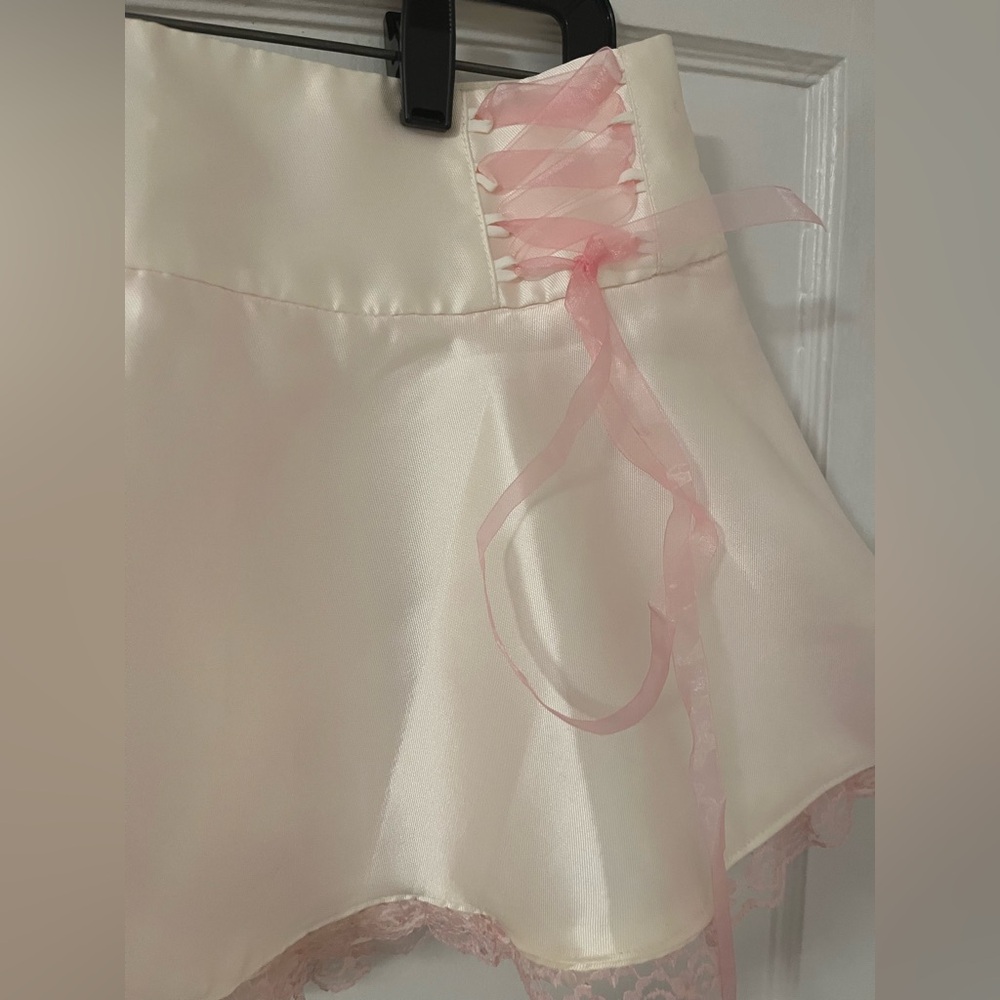 NWT - Sugar Thrillz Cream & Pink Puffy Lace Up Mini Skirt - M - Picture 4 of 8